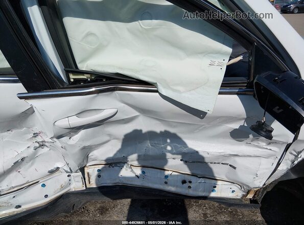 1C4PJLCB6HD240698 2017 JEEP CHEROKEE White Front interior view