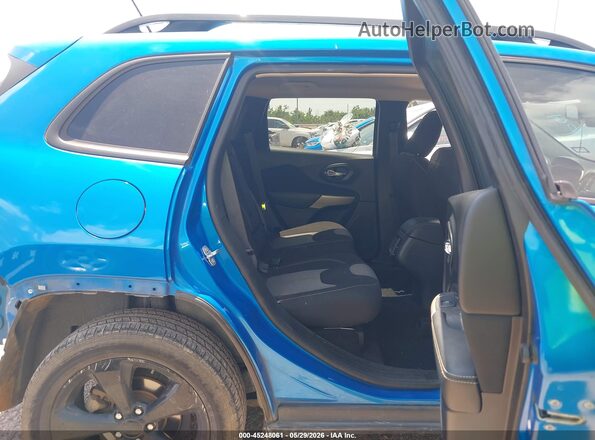 1C4PJLCB6JD561971 2018 JEEP CHEROKEE Blue VIN կոդի պիտակի տեսք