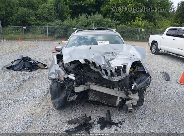 1C4PJLCB7KD109061 2019 JEEP CHEROKEE Silver Вид спереду