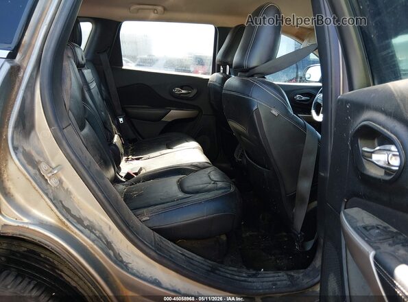 1C4PJLCB8HW623255 2017 JEEP CHEROKEE Gray Вид наклейки з VIN-кодом