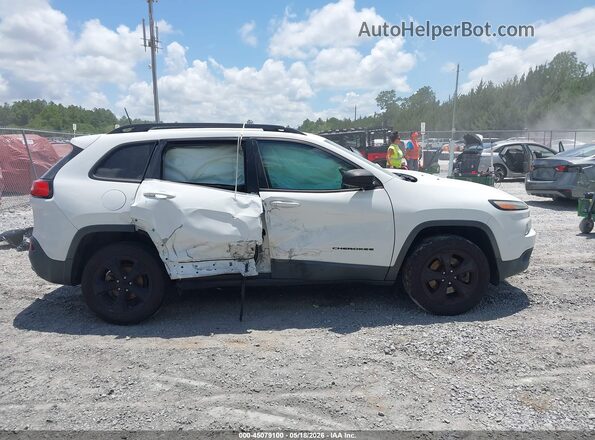 1C4PJLCB8JD620180 2018 JEEP CHEROKEE White Widok wnętrza z tyłu