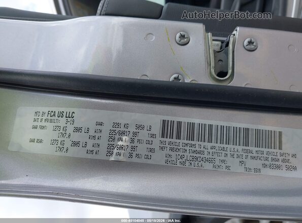 1C4PJLCB9KD434665 2019 JEEP CHEROKEE Gray Engine compartment view