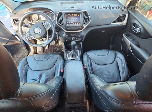 1C4PJLCS7HW642220 2017 JEEP CHEROKEE Silver 