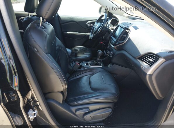 1C4PJLDB0HW526095 2017 JEEP CHEROKEE Черный Вид салона спереди