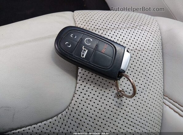 1C4PJLDB2KD402770 2019 JEEP CHEROKEE White Vista del salpicadero