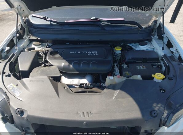 1C4PJLDB3KD144694 2019 JEEP CHEROKEE White Rear view