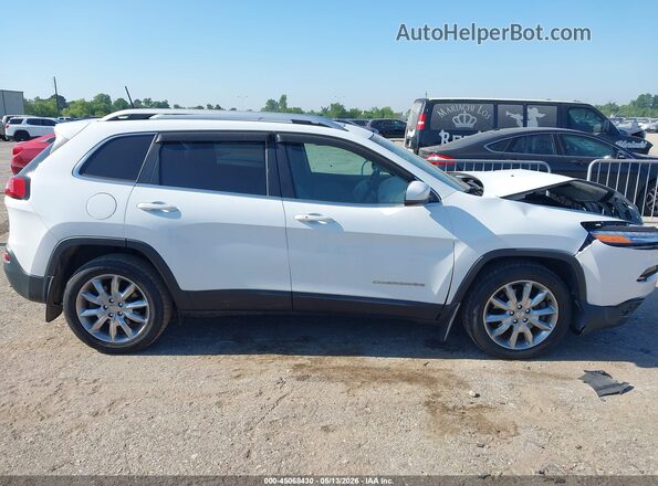 1C4PJLDS9GW172933 2016 JEEP CHEROKEE White Rear interior view