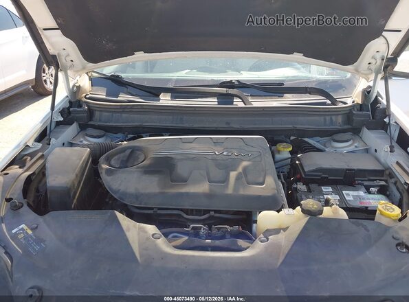 1C4PJLJX5KD285833 2019 JEEP CHEROKEE White Widok z tyłu