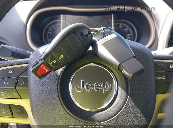 1C4PJMAB3HW582302 2017 JEEP CHEROKEE White Առջևի վահանակի տեսք