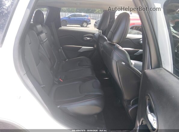 1C4PJMBB6JD550699 2018 JEEP CHEROKEE White Vista de la etiqueta del VIN