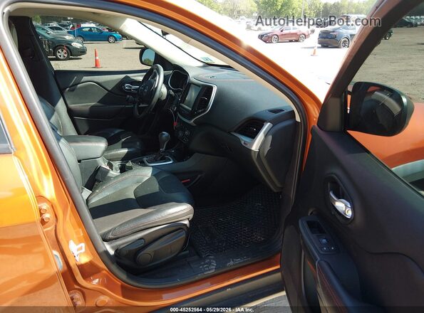 1C4PJMBB8GW144839 2016 JEEP CHEROKEE Orange Вид салону спереду