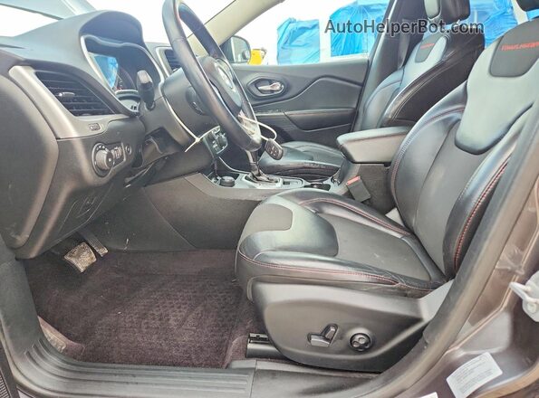 1C4PJMBS5HW564415 2017 JEEP CHEROKEE Gray Vista interior delantera