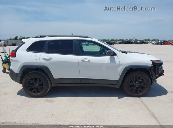 1C4PJMBS6HW506457 2017 JEEP CHEROKEE White Սալոնի 360 աստիճան տեսք