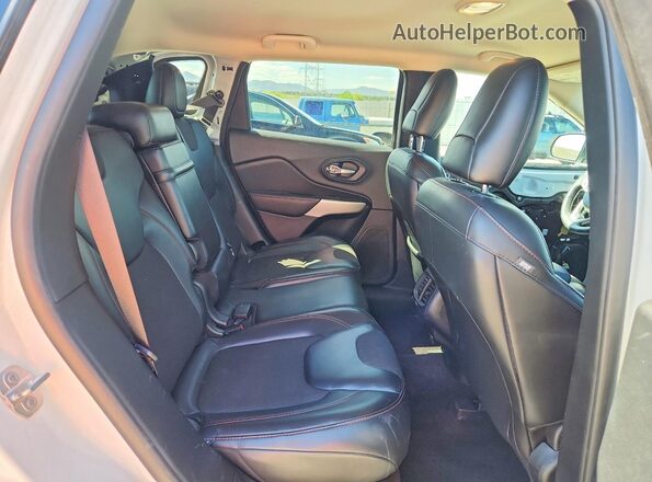 1C4PJMBS9HW594792 2017 JEEP CHEROKEE White 
