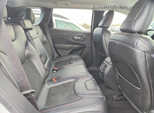 1C4PJMBX0KD397542 2019 JEEP CHEROKEE White 