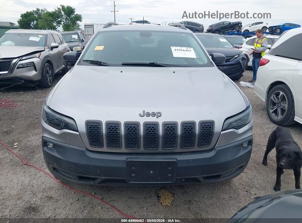 1C4PJMBX1KD137697 2019 JEEP CHEROKEE Gray Dashboard view