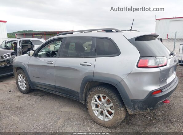 1C4PJMBX1KD137697 2019 JEEP CHEROKEE Gray Rear interior view