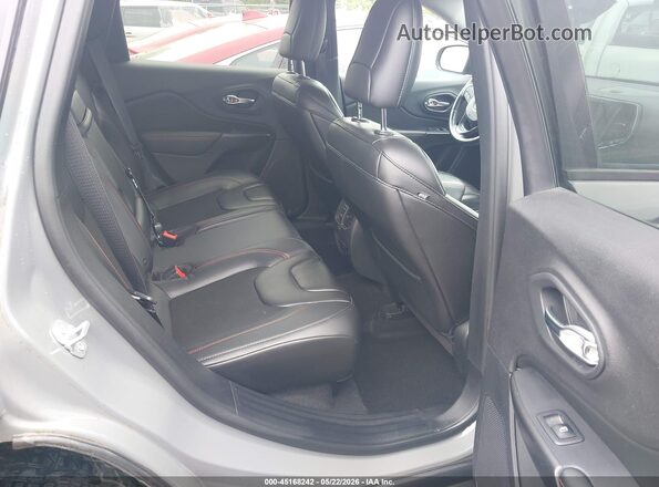 1C4PJMBX1KD398523 2019 JEEP CHEROKEE Gray VIN կոդի պիտակի տեսք