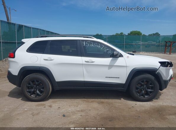 1C4PJMBX3JD547092 2018 JEEP CHEROKEE White Rear interior view