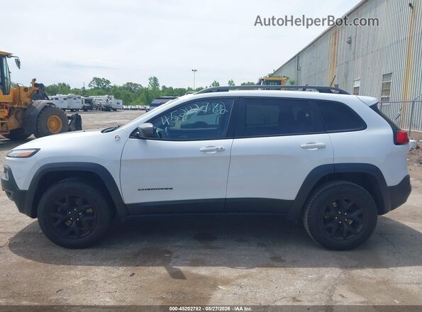 1C4PJMBX3JD547092 2018 JEEP CHEROKEE White 360 interior view