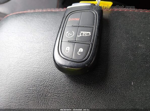 1C4PJMBX5JD617594 2018 JEEP CHEROKEE White Vista del salpicadero