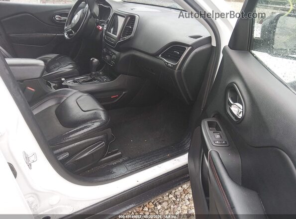 1C4PJMBX6KD461776 2019 JEEP CHEROKEE White წინა სალონის ხედი