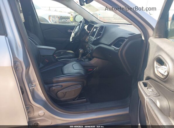 1C4PJMBX6LD500948 2020 JEEP CHEROKEE Silver Սալոնի դիմացի տեսք