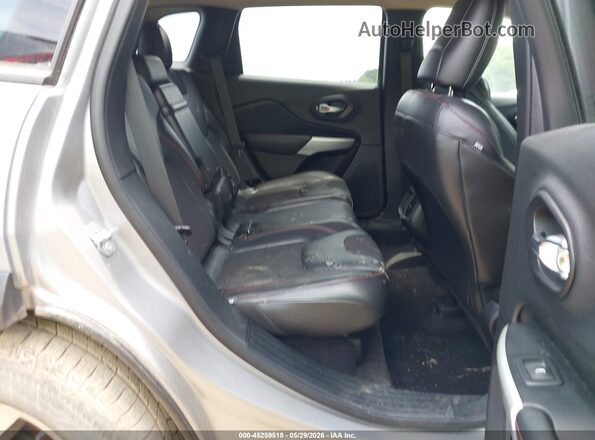 1C4PJMBX7JD619878 2018 JEEP CHEROKEE Silver 