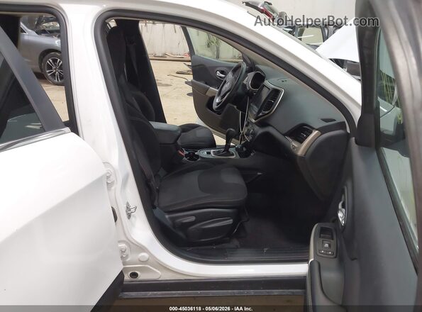 1C4PJMCB2HW582756 2017 JEEP CHEROKEE White 