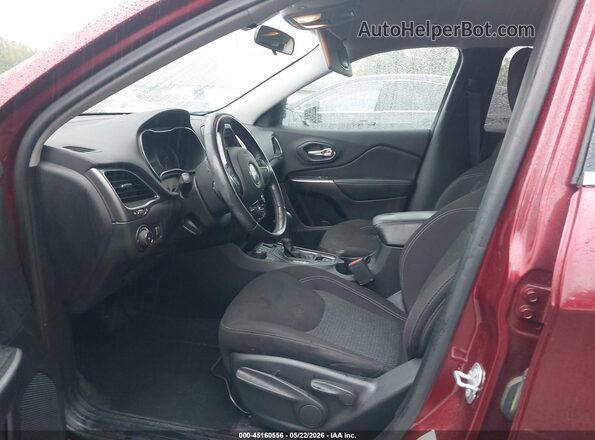 1C4PJMCB2KD472891 2019 JEEP CHEROKEE Red Front interior view