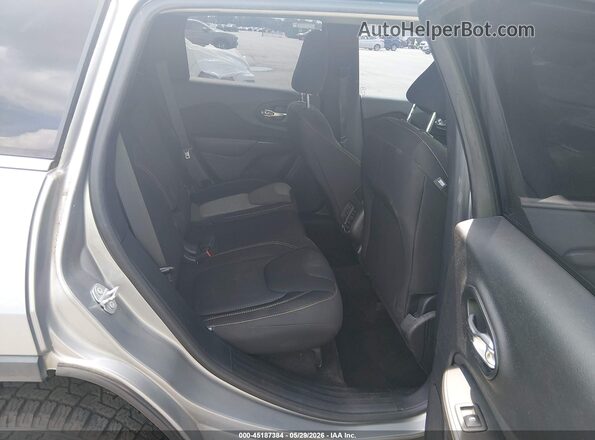 1C4PJMCB7HW543886 2017 JEEP CHEROKEE Gray Вид наклейки з VIN-кодом