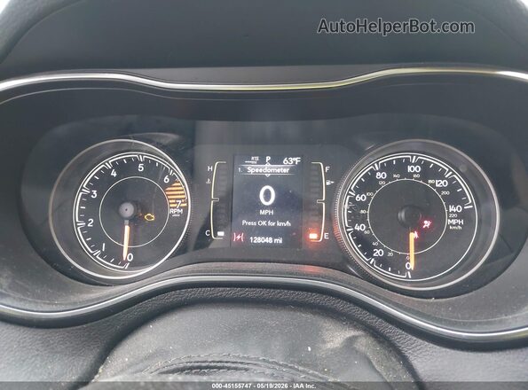 1C4PJMCB9KD437765 2019 JEEP CHEROKEE Red Vista de los asientos traseros