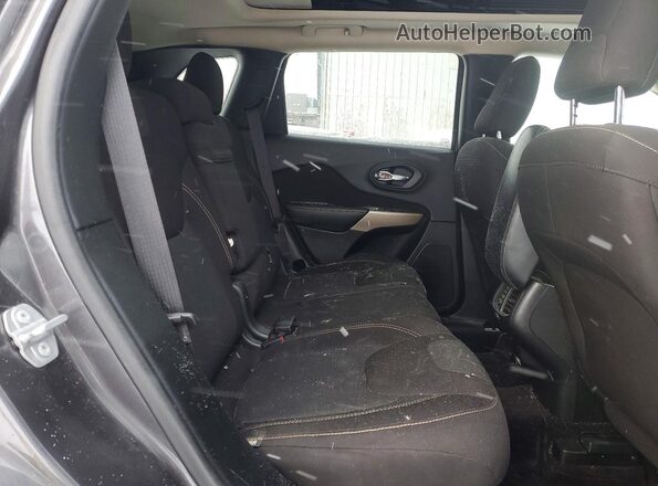 1C4PJMCS0HW567947 2017 JEEP CHEROKEE Charcoal Вид задньої частини салону