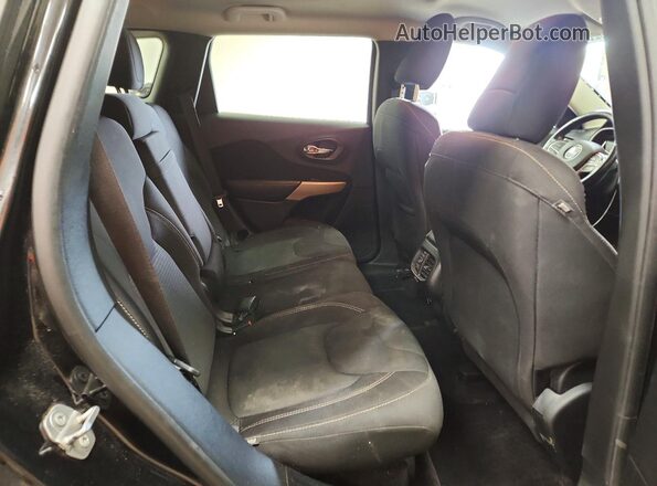 1C4PJMCS5HW608234 2017 JEEP CHEROKEE Black Սալոնի հետևի տեսք
