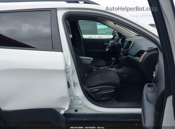 1C4PJMCS7GW141882 2016 JEEP CHEROKEE White წინა სალონის ხედი