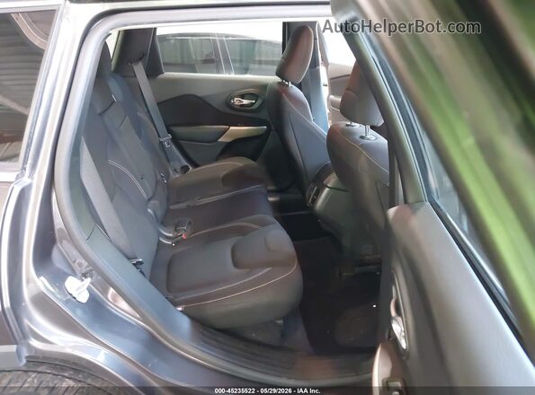 1C4PJMCS7HW608879 2017 JEEP CHEROKEE Blue Вид наклейки з VIN-кодом