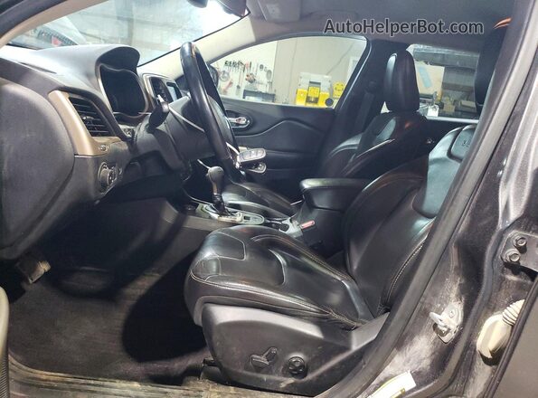 1C4PJMDB1JD574728 2018 JEEP CHEROKEE Gray Front interior view