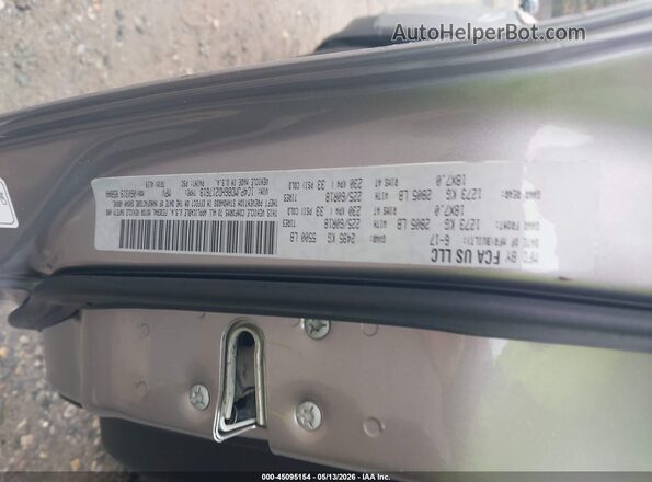 1C4PJMDB6HD217619 2017 JEEP CHEROKEE Silver Engine compartment view