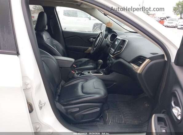 1C4PJMDS4HW588265 2017 JEEP CHEROKEE White Front interior view