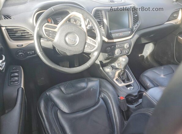 1C4PJMDS4HW596737 2017 JEEP CHEROKEE Белый Вид панели приборов