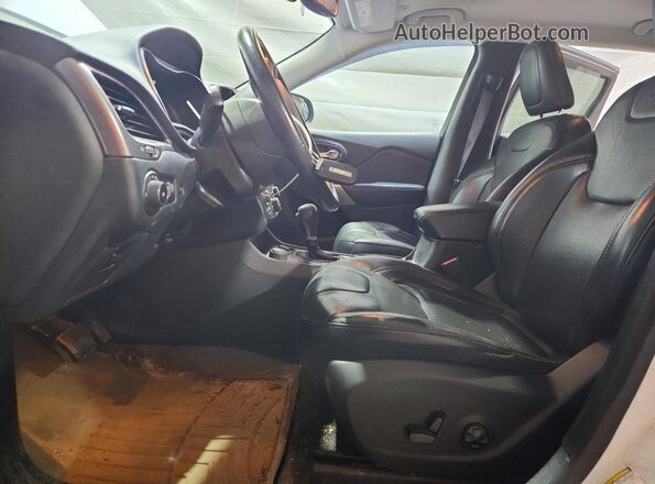 1C4PJMDX2KD303478 2019 JEEP CHEROKEE White 