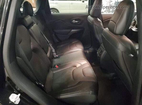 1C4PJMDX6LD618043 2020 JEEP CHEROKEE Black Rear interior view