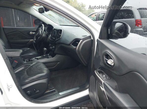 1C4PJMDX8KD303758 2019 JEEP CHEROKEE White Front interior view