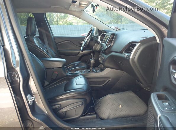 1C4PJMLB4KD182443 2019 JEEP CHEROKEE Gray Vista interior delantera