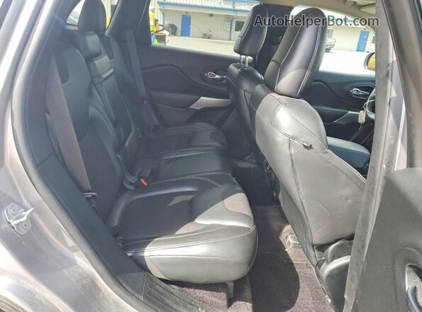 1C4PJMLB8JD586649 2018 JEEP CHEROKEE Silver 