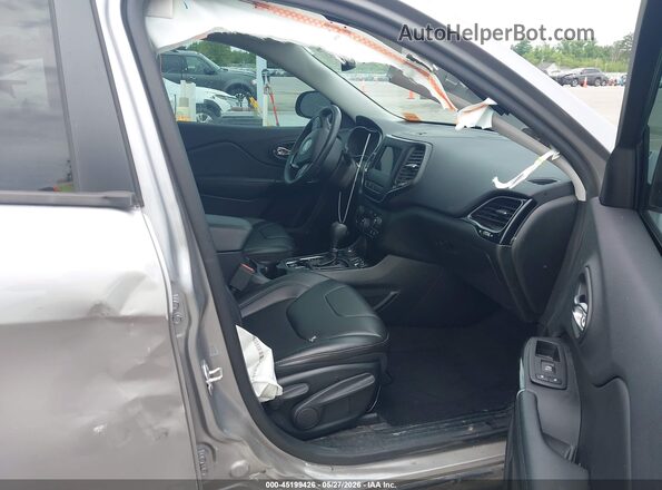 1C4PJMLB8KD291147 2019 JEEP CHEROKEE Gray წინა სალონის ხედი