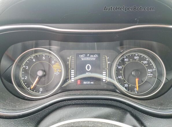 1C4PJMLB8KD323496 2019 JEEP CHEROKEE Maroon Սարքավորումների վահանակի տեսք