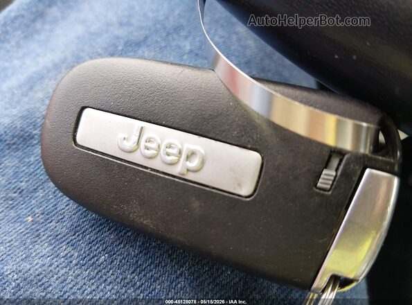1C4PJMLN4LD555265 2020 JEEP CHEROKEE Light Blue Вид панелі приладів