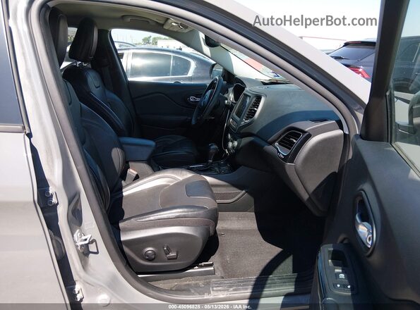 1C4PJMMB6PD109645 2023 JEEP CHEROKEE Gray Front interior view