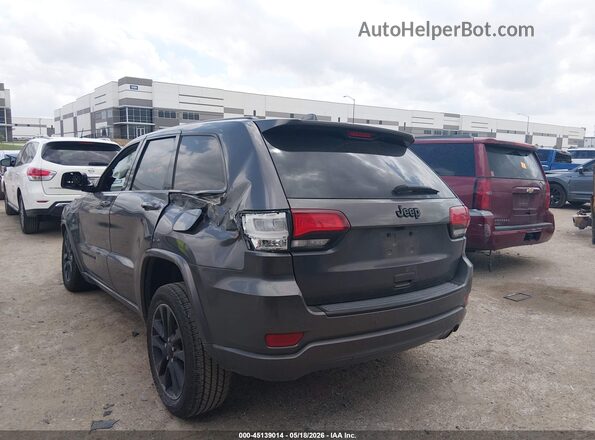 1C4RJEAG6HC953111 2017 JEEP GRAND CHEROKEE Серый Задняя левая четверть